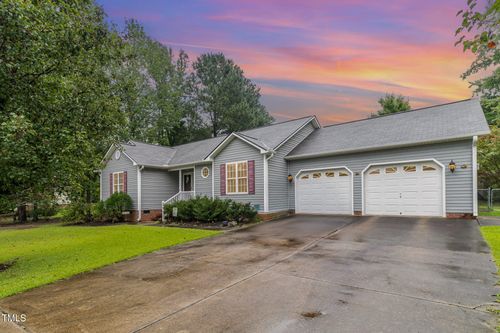 3525 Deer Trace Ln, Clayton, NC, 27520-5948 | Card Image