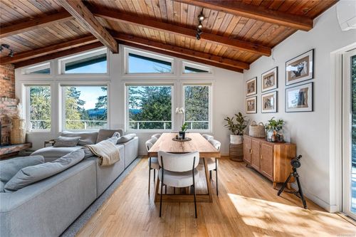 2083 N End Rd, Salt Spring Island, BC, V8K1E1 | Card Image