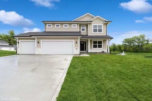 143 10th Ave Nw, Altoona, IA, 50009 | Card Image