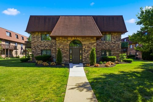 206b-187 Uteg St, Crystal Lake, IL, 60014-7244 | Card Image