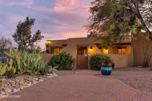 5716 N Camino Arturo, Tucson, AZ, 85718-3937 | Card Image