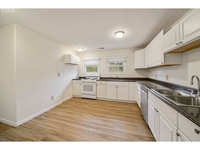 11224 Summit Loop Se, House other with 6 bedrooms, 6 bathrooms and 3 parking in Turner OR | Image 26
