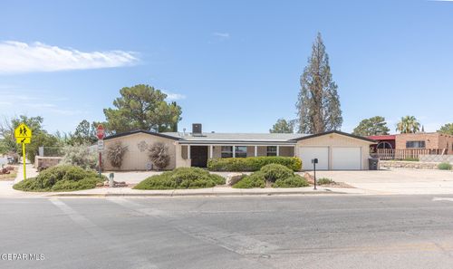 19019 Darrington Rd, Horizon City, TX, 79928-7347 | Card Image