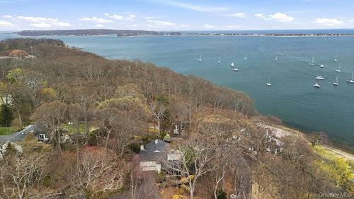 40 Idle Day Dr, Centerport, NY, 11721-1138 | Card Image