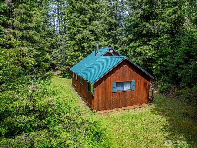 40411 Mountain Loop Hwy, House other with 2 bedrooms, 1 bathrooms and null parking in Granite Falls WA | Image 37