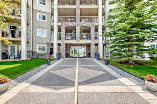 225-5000 Somervale Court Sw, Calgary, AB, T2Y4M1 | Card Image