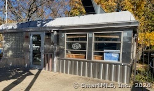 728 Main St, Middletown, CT, 06457-2733 | Card Image