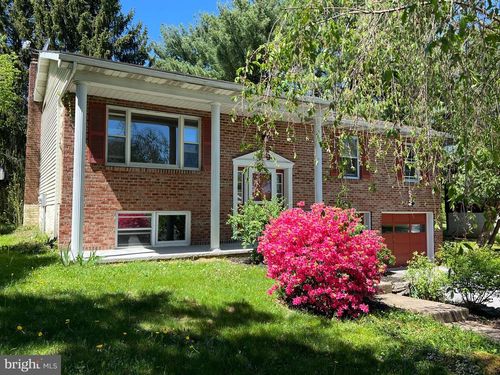 2056 Chelsea Ln, STATE COLLEGE, PA, 16801-2709 | Card Image