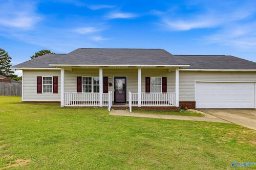 135 Shaw St, Albertville, AL, 35950-2686 | Card Image