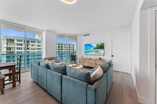APT-1404 - 1881 79 Th Street Cswy, Condo with 2 bedrooms, 2 bathrooms and null parking in North Bay Village FL | Image 4
