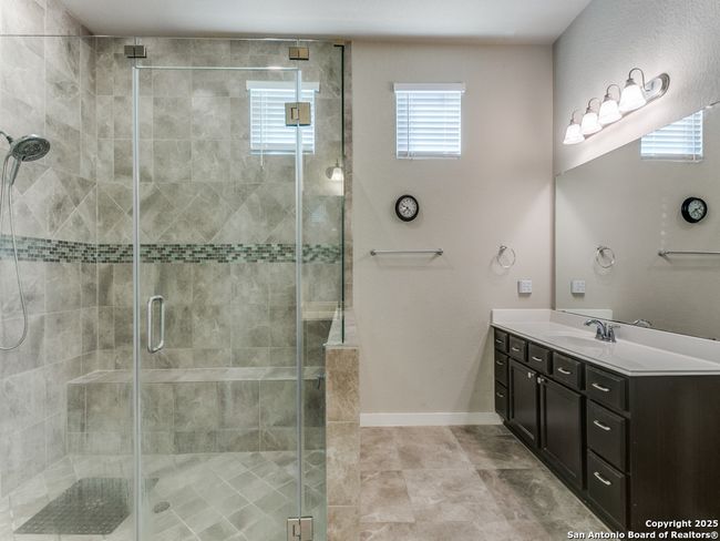 15729 La Subida Trl, House other with 3 bedrooms, 3 bathrooms and null parking in Helotes TX | Image 17