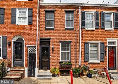 137 Monroe St, PHILADELPHIA, PA, 19147-3411 | Card Image