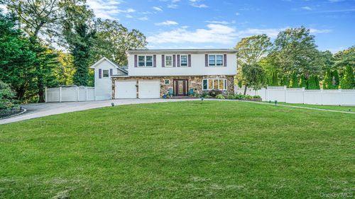 2 Alfred Ln, Kings Park, NY, 11754-5013 | Card Image