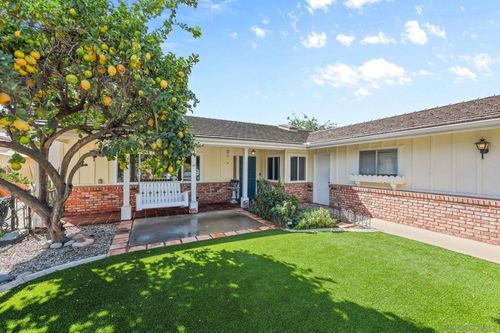 741 Rossiter Ln, Fallbrook, CA, 92028-3073 | Card Image