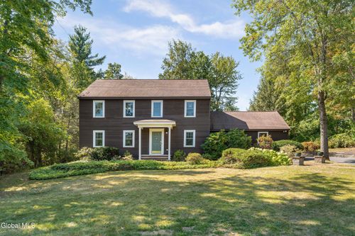 2450 York Seat Rd, Niskayuna, NY, 12309-4922 | Card Image