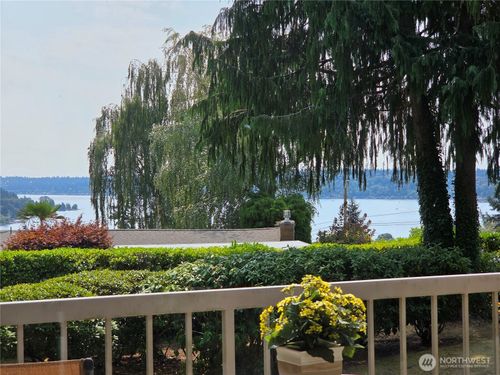 18540 63rd Avenue Ne, Kenmore, WA, 98028 | Card Image