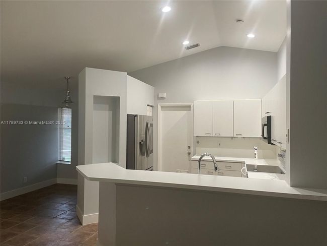 4432 - 4432 Dogwood Cir, House other with 3 bedrooms, 2 bathrooms and null parking in Weston FL | Image 8