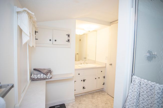 62 Lynde St, House other with 4 bedrooms, 2 bathrooms and 4 parking in Old Saybrook CT | Image 34