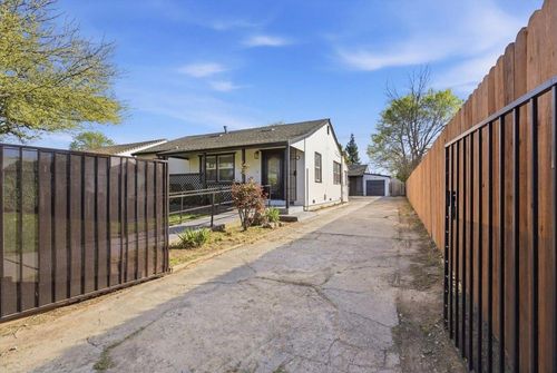 2170 20th Ave, Sacramento, CA, 95822-1579 | Card Image