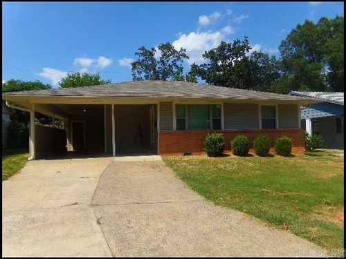 305 W I Ave, North Little Rock, AR, 72116-8105 | Card Image