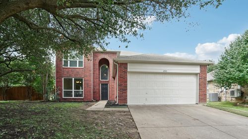 2000 Lamprey Cir, Denton, TX, 76210-3313 | Card Image