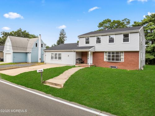 608 Berkeley Ave, Beachwood, NJ, 08722-4715 | Card Image