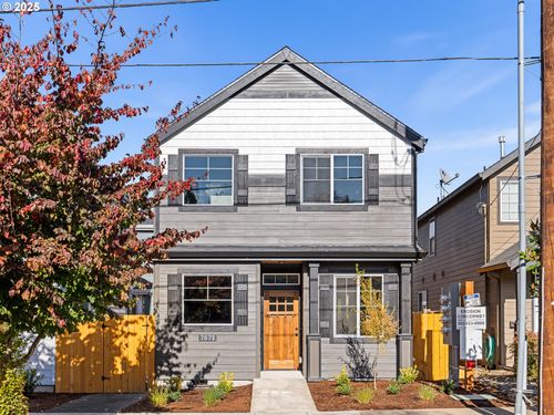 7671 N Kellogg St, Portland, OR, 97203-3923 | Card Image