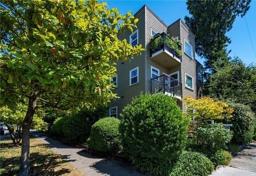 apt-n1-4530 Meridian Ave N, Seattle, WA, 98103-6950 | Card Image