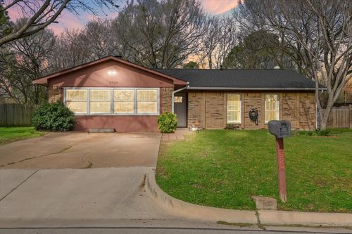 2529 Freedom Ln, Denton, TX, 76209-1523 | Card Image