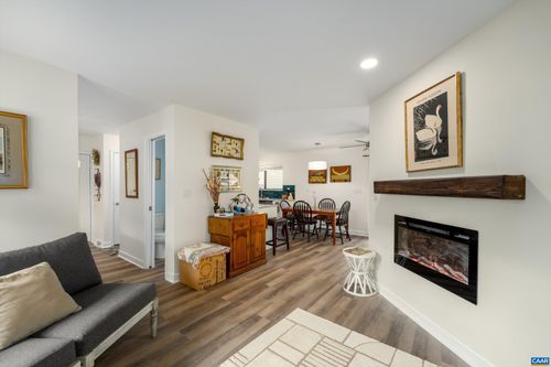 1236 Chatham Rdg, CHARLOTTESVILLE, VA, 22901-3185 | Card Image