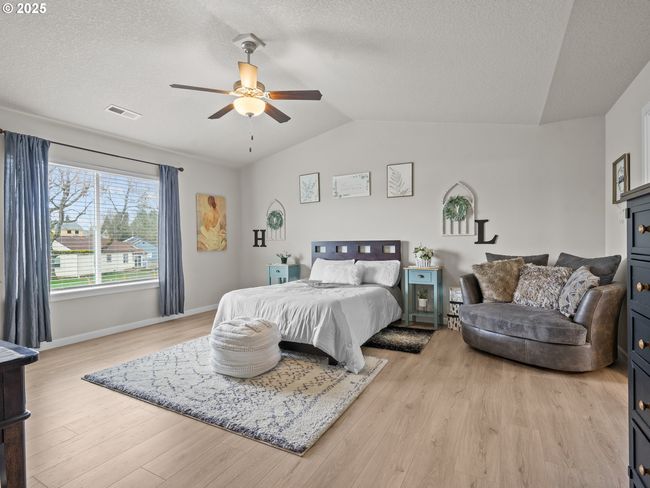 277 S 7 Th St, House other with 5 bedrooms, 3 bathrooms and 3 parking in Carlton OR | Image 32