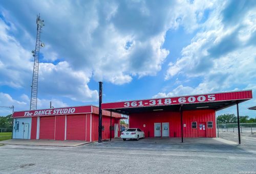 1513 Highway 181 Frontage N, Beeville, TX, 78102-2998 | Card Image