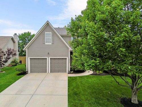 16056 S Stagecoach Dr, Olathe, KS, 66062-4036 | Card Image