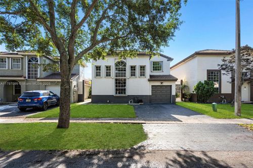 2562 W Saratoga Dr, Hollywood, FL, 33026-5007 | Card Image