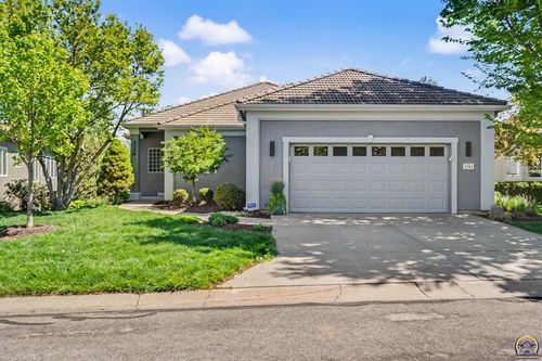 1560 Fountain Dr, Lawrence, KS, 66047-9306 | Card Image