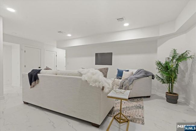 45 Riverview Ter, House other with 6 bedrooms, 6 bathrooms and null parking in Mahwah NJ | Image 37