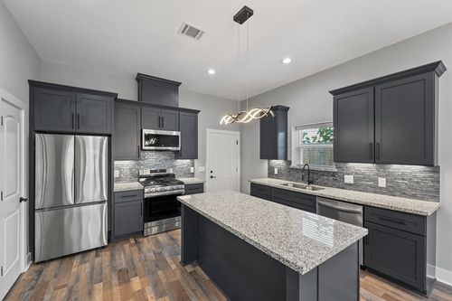 7704 Sealey St, Houston, TX, 77088-7152 | Card Image