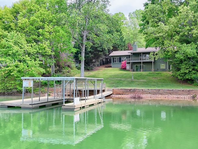 2403 Hidden Valley Rd, Home with 3 bedrooms, 3 bathrooms and 2 parking in Hiawassee GA | Image 7