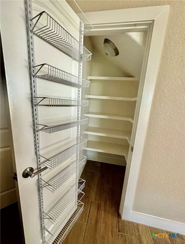pantry | Image 9