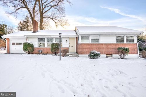 163 Thomas Pl, READING, PA, 19608-1275 | Card Image