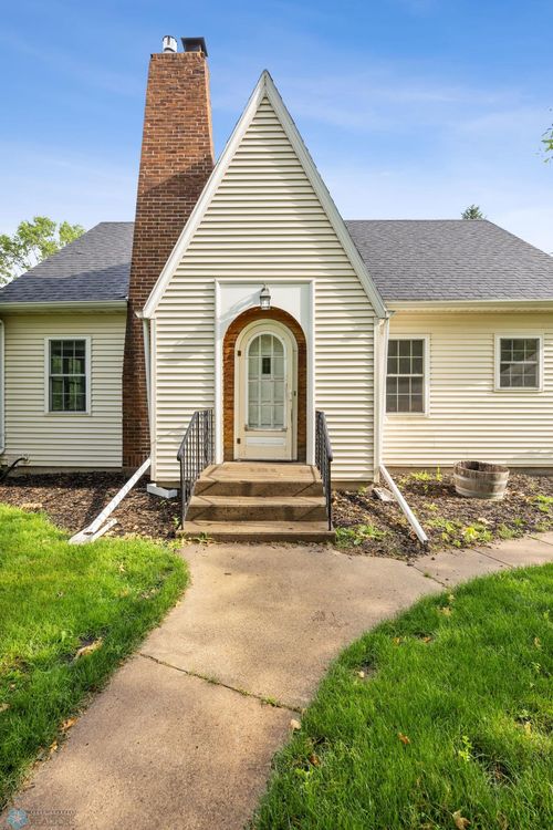 201 2nd Ave E, Ada, MN, 56510-1314 | Card Image