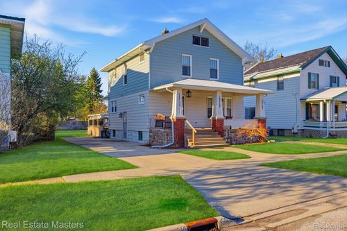 1324 Pine St, Port Huron, MI, 48060-5142 | Card Image