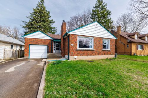 7015 Barker Street, Niagara Falls, ON, L2G1Z5 | Card Image