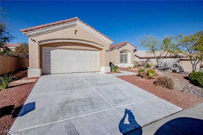 10008 Hope Island Drive, House other with 2 bedrooms, 1 bathrooms and null parking in Las Vegas NV | Image 3