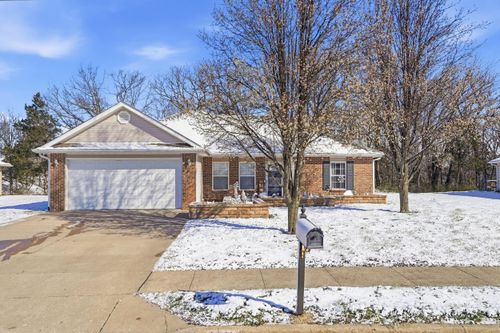 1941 Chouteau Ln, Boonville, MO, 65233-2156 | Card Image