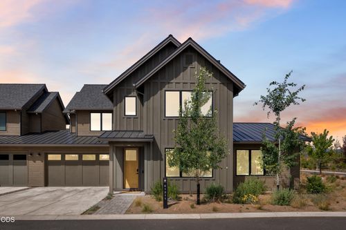 61311 Mcroberts Ln, Bend, OR, 97702-4900 | Card Image