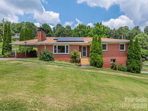 46 Flint St, Waynesville, NC, 28786-3469 | Card Image