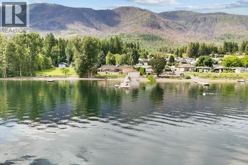 957 Garroway Rd, Sorrento, BC, V0E2W1 | Card Image