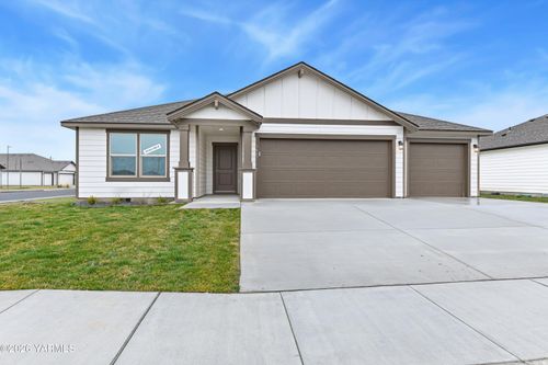 phase-11-lot-299-spec-1607 Castlewood Ct, Grandview, WA, 98930 | Card Image