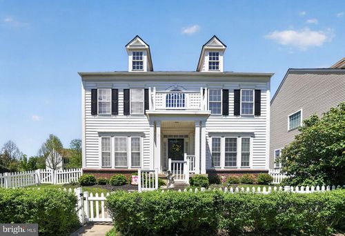 10 Croft Dr, FOUNTAINVILLE, PA, 18923-9511 | Card Image